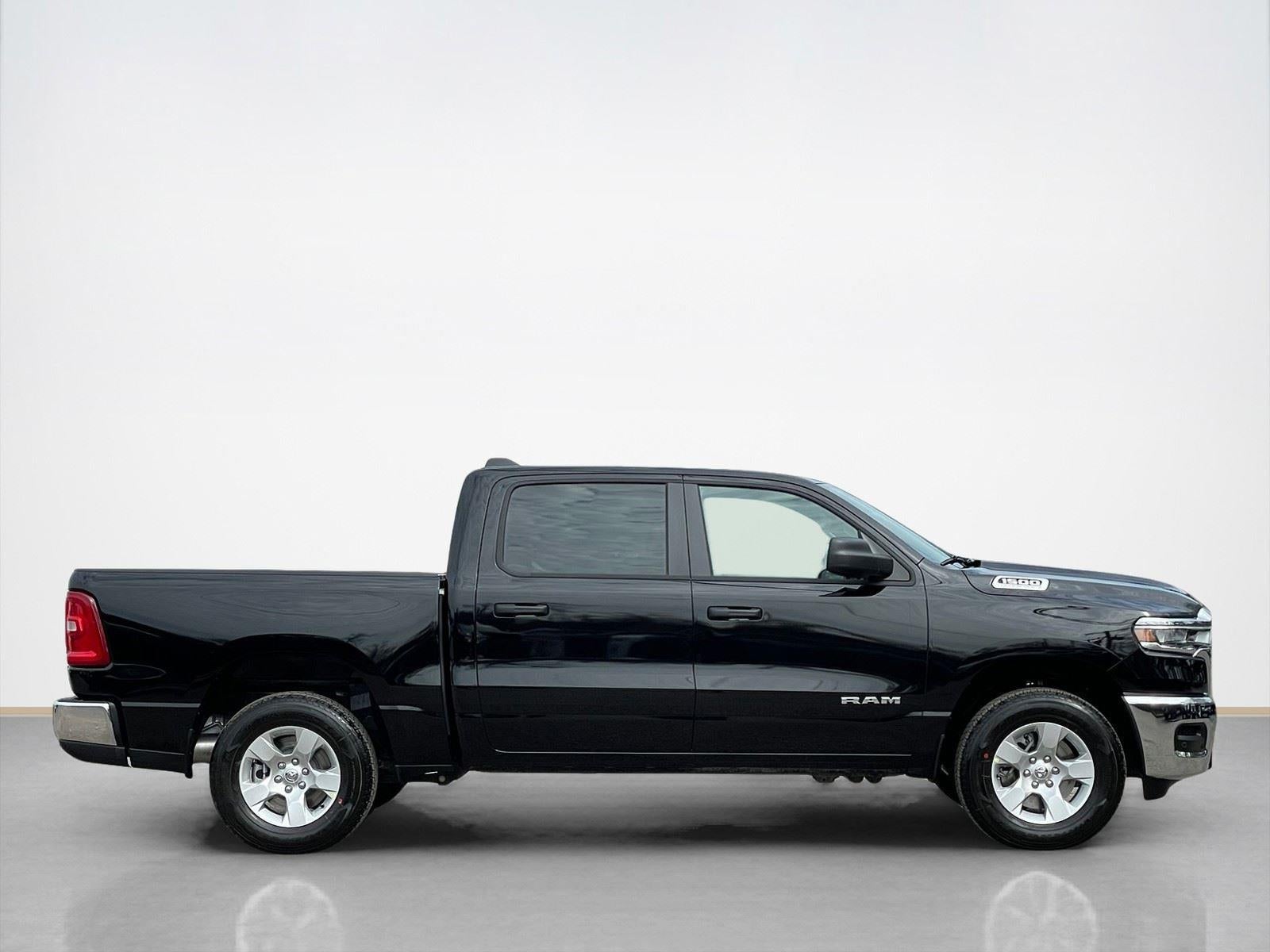2026 RAM Ram 1500 RAM 1500 TRADESMAN CREW CAB 4X4 5'7' BOX