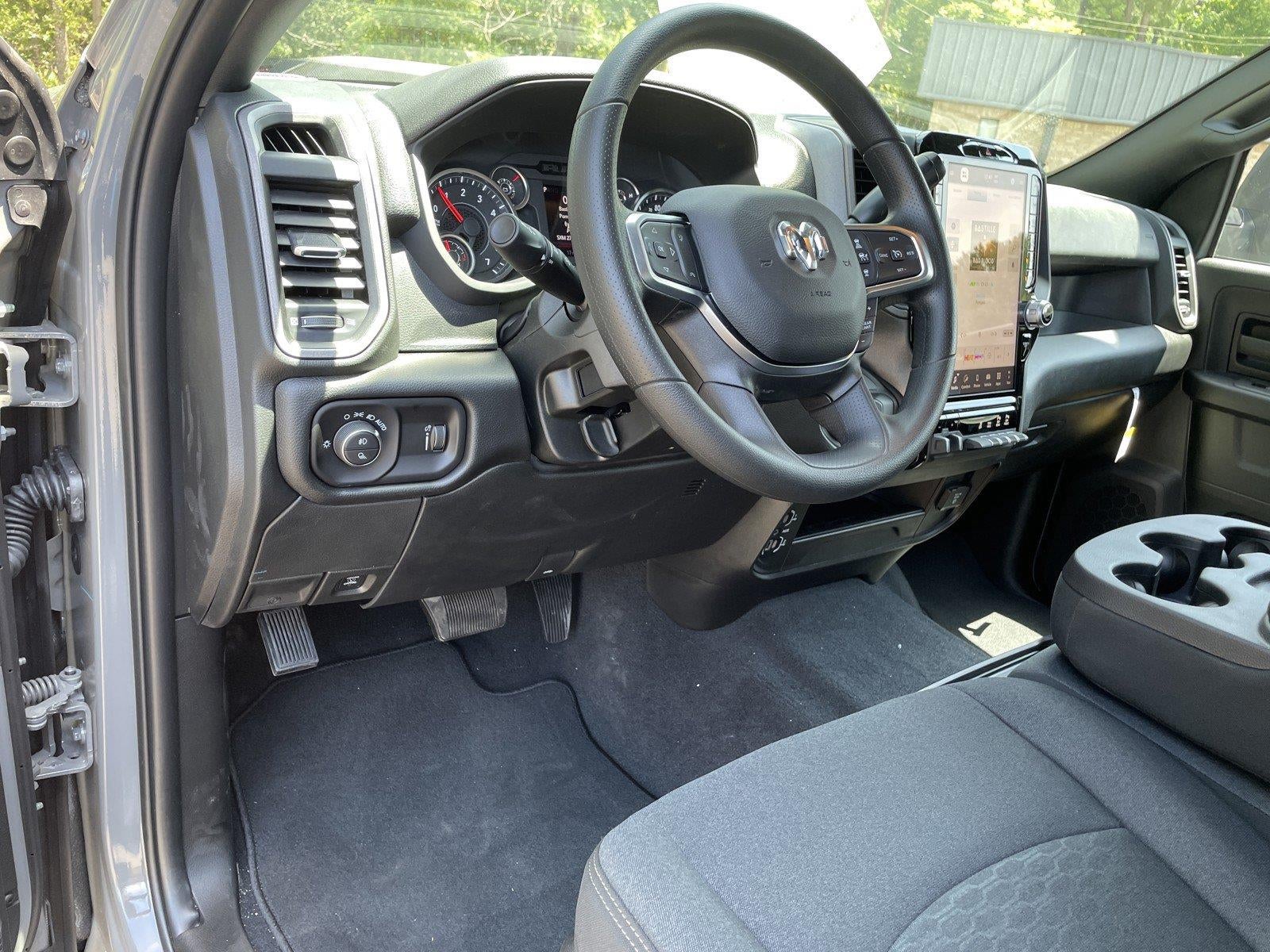 2026 RAM 2500 RAM 2500 BLACK EXPRESS CREW CAB 4X4 6'4' BOX