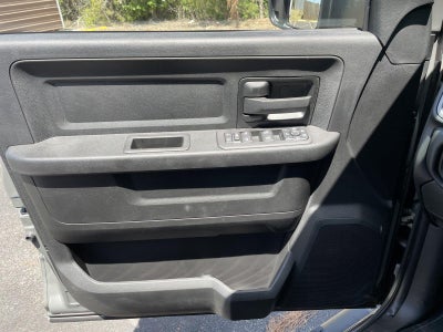 2026 RAM 2500 RAM 2500 BLACK EXPRESS CREW CAB 4X4 6'4' BOX