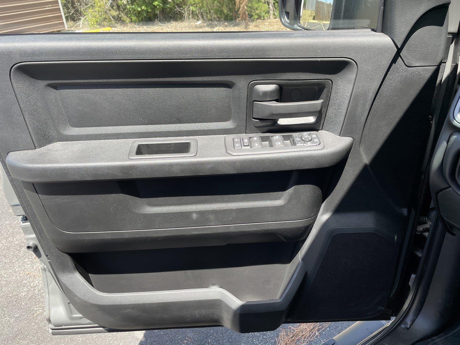 2026 RAM 2500 RAM 2500 BLACK EXPRESS CREW CAB 4X4 6'4' BOX