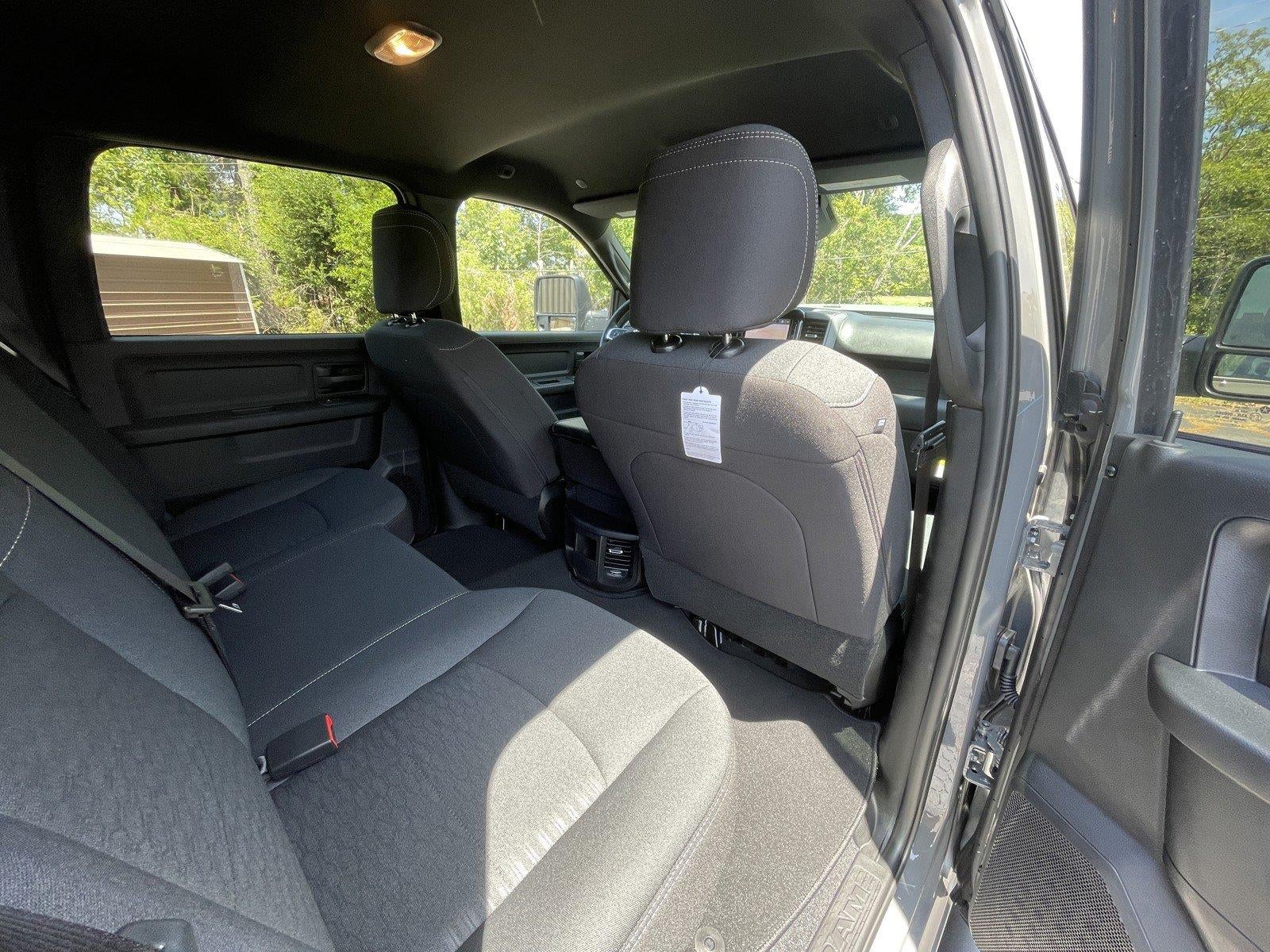 2026 RAM 2500 RAM 2500 BLACK EXPRESS CREW CAB 4X4 6'4' BOX