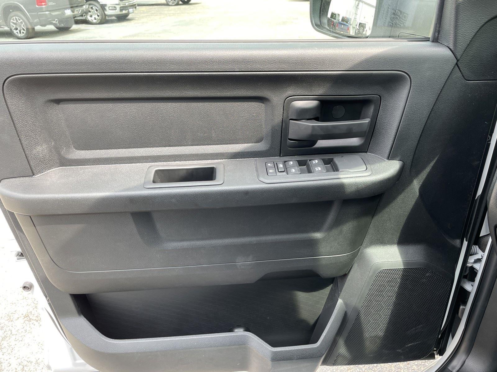 2026 RAM Ram 3500 Chassis Cab RAM 3500 TRADESMAN CREW CAB CHASSIS 4X4 60' CA