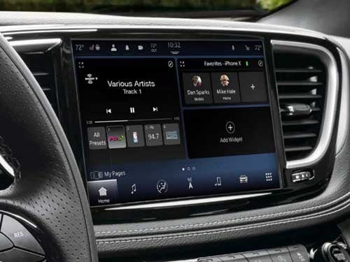 2023 Chrysler Pacifica close up view of touchscreen display